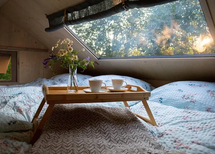 Posed Vojtech Luxe tent Vojtechov